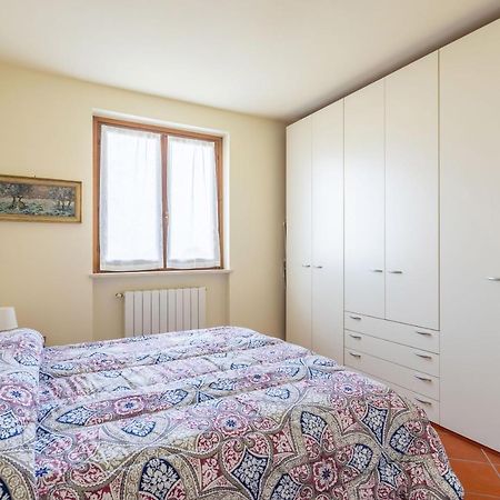 Pool - Marge Apartment - By Host4U Padenghe sul Garda Bagian luar foto
