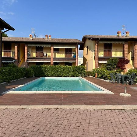 Pool - Marge Apartment - By Host4U Padenghe sul Garda Bagian luar foto