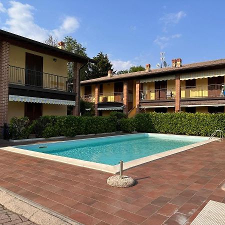 Pool - Marge Apartment - By Host4U Padenghe sul Garda Bagian luar foto